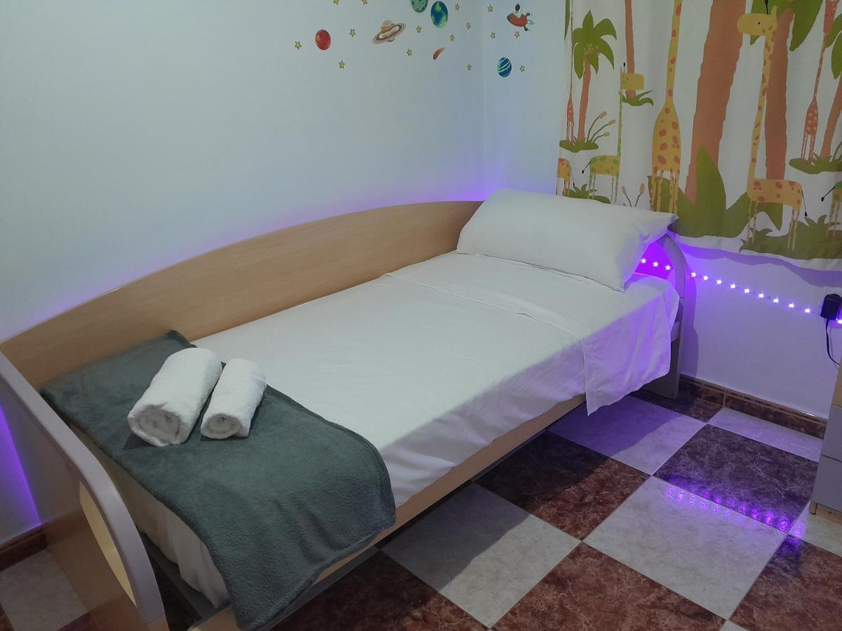 Disfruta De Un Barrio Tranquilo Apartment Alcala de Guadaira Luaran gambar