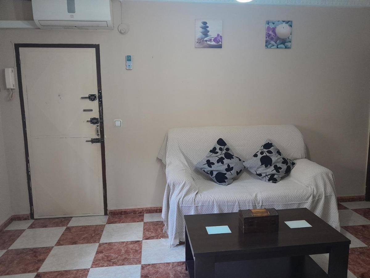 Disfruta De Un Barrio Tranquilo Apartment Alcala de Guadaira Luaran gambar