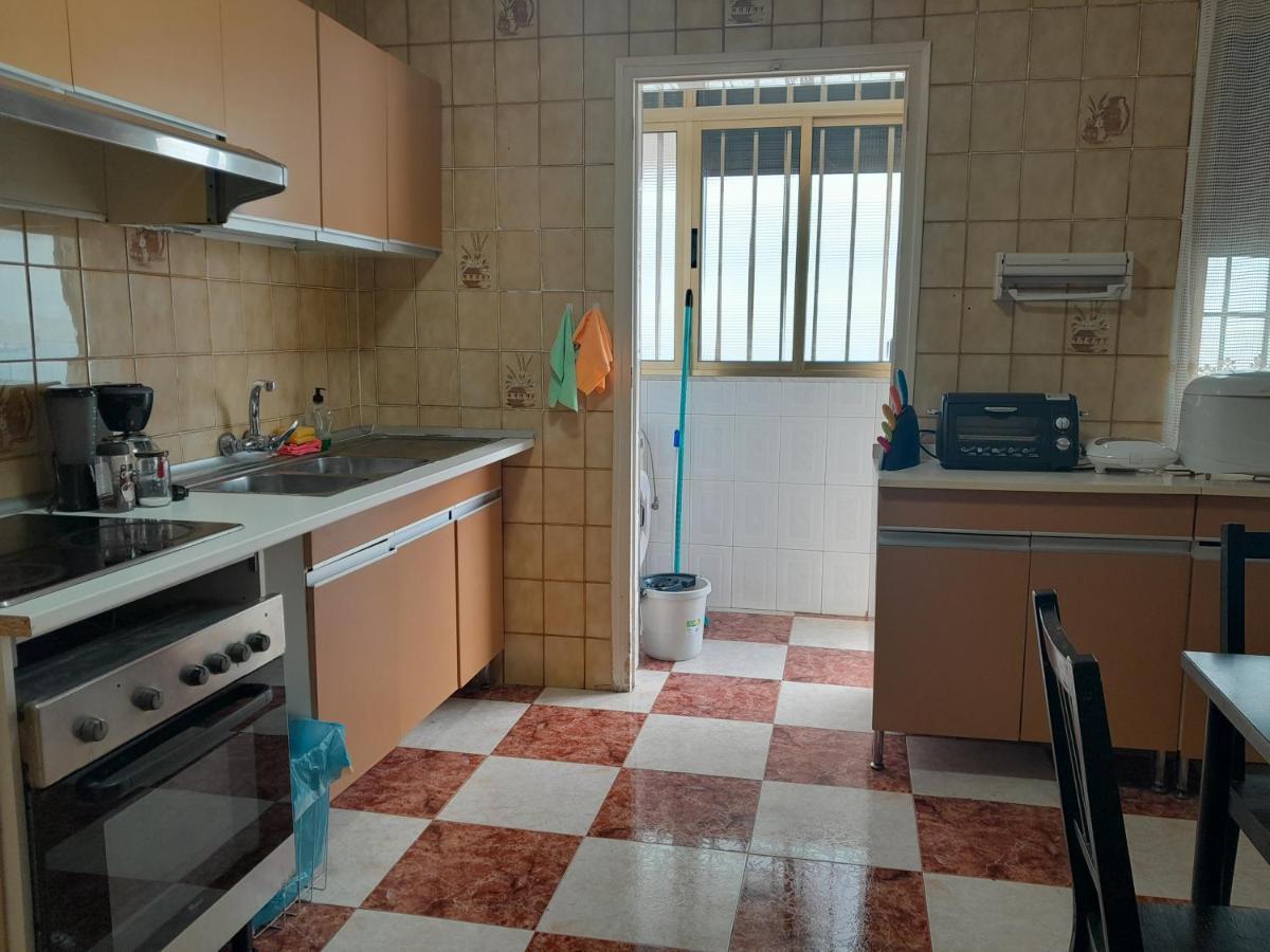Disfruta De Un Barrio Tranquilo Apartment Alcala de Guadaira Luaran gambar