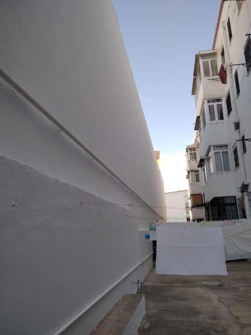 Disfruta De Un Barrio Tranquilo Apartment Alcala de Guadaira Luaran gambar