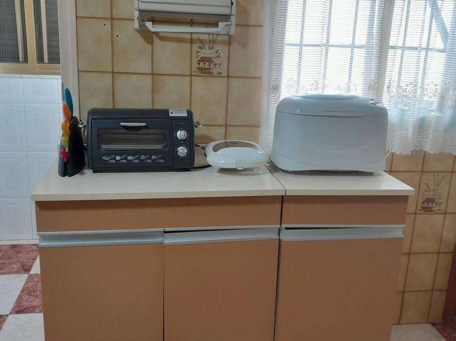 Disfruta De Un Barrio Tranquilo Apartment Alcala de Guadaira Luaran gambar