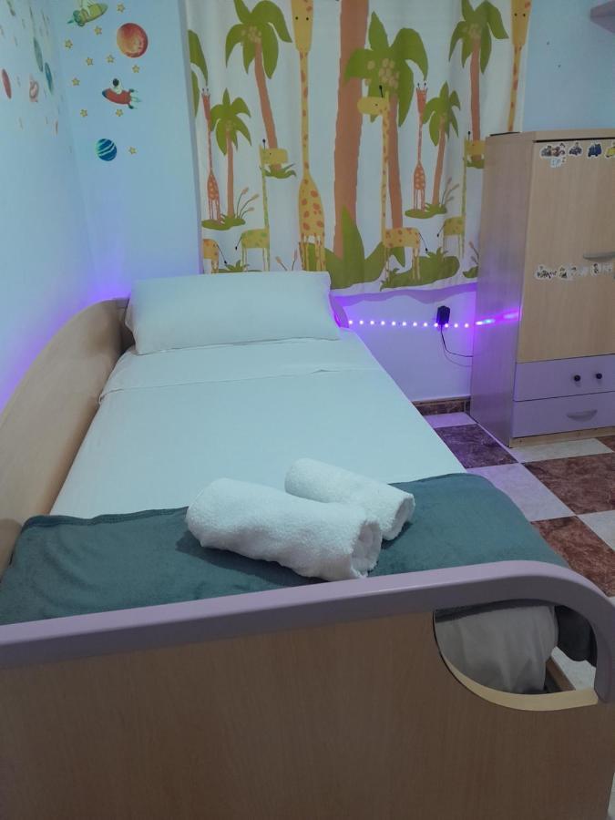 Disfruta De Un Barrio Tranquilo Apartment Alcala de Guadaira Luaran gambar