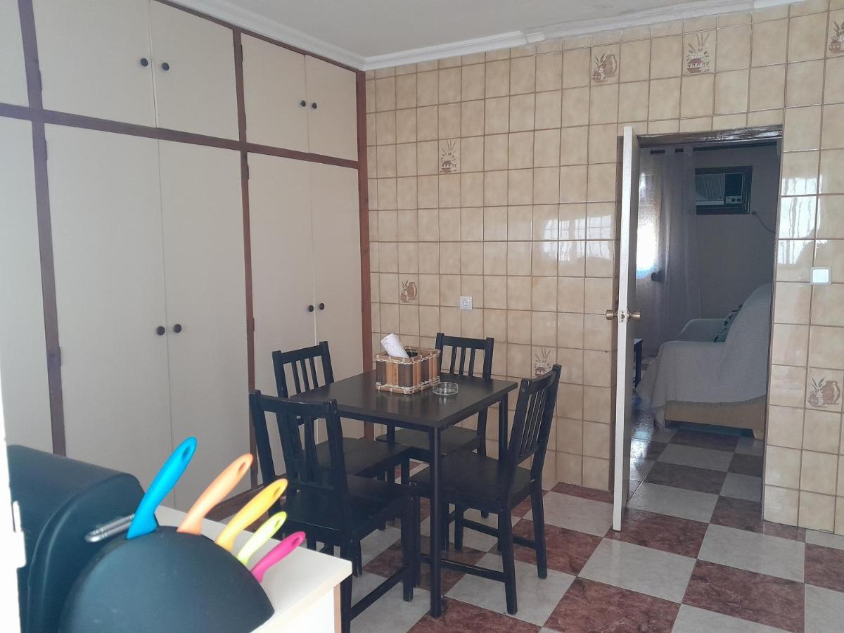 Disfruta De Un Barrio Tranquilo Apartment Alcala de Guadaira Luaran gambar