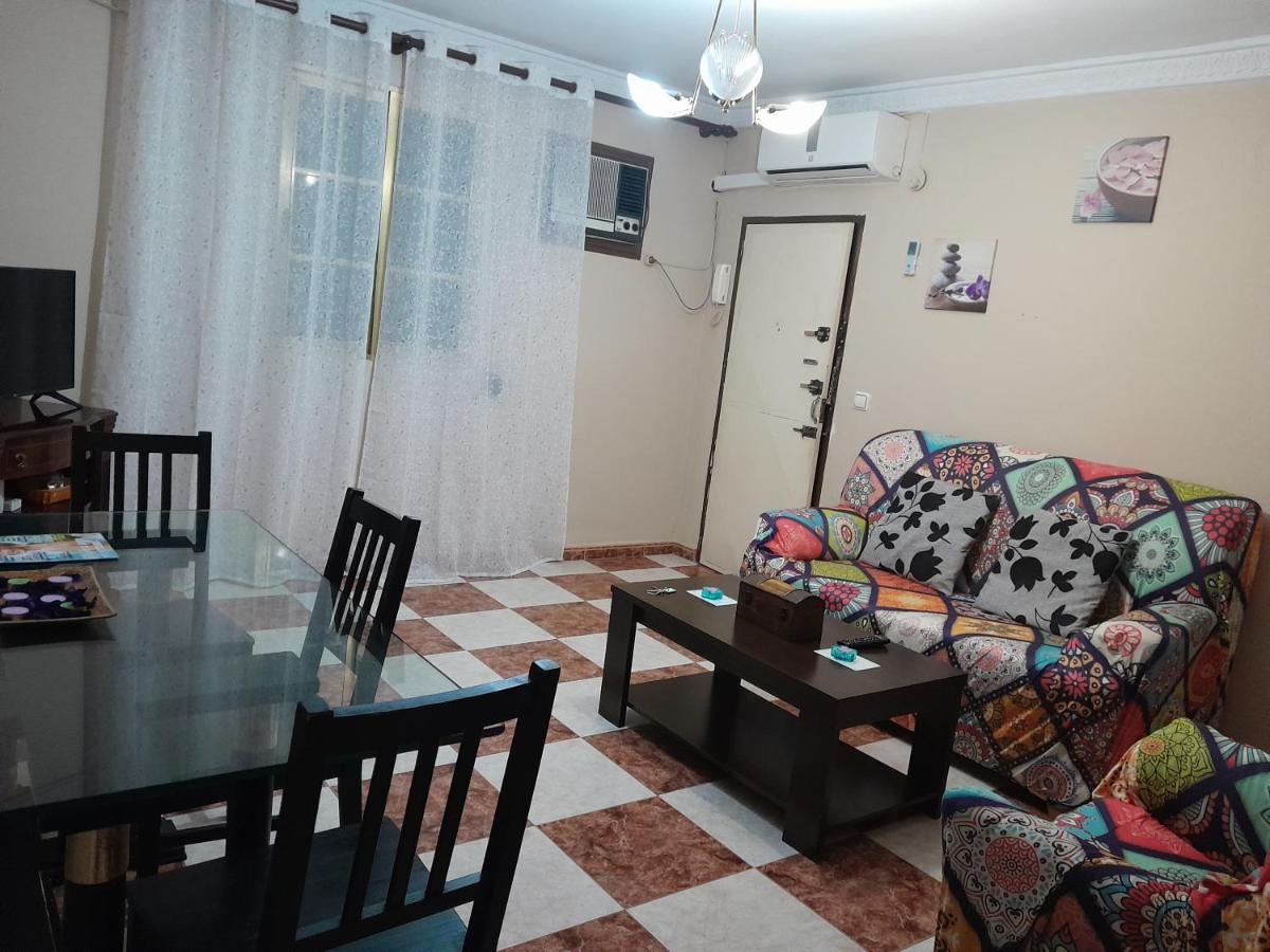Disfruta De Un Barrio Tranquilo Apartment Alcala de Guadaira Luaran gambar